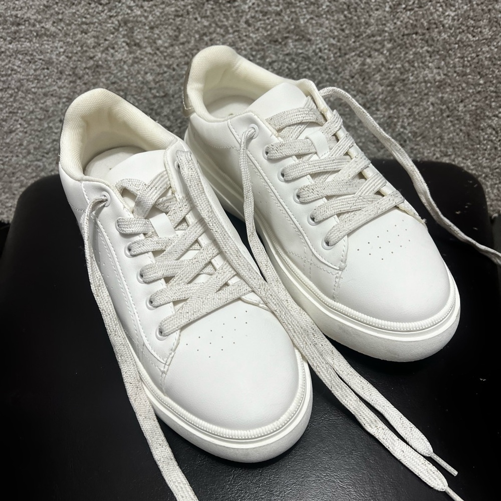 Zara Woman’s White Chunky Sneaker Gold Accents Shoe Strings Size 37 US 7